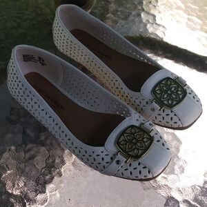 Christian Siriano for Payless white perforated flats size 8